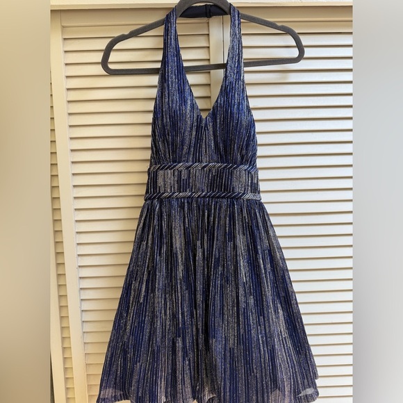 City Studio Dresses & Skirts - City Studio’s Women’s Sz 1 NEW Elegant Blue and Silver Halter Dress